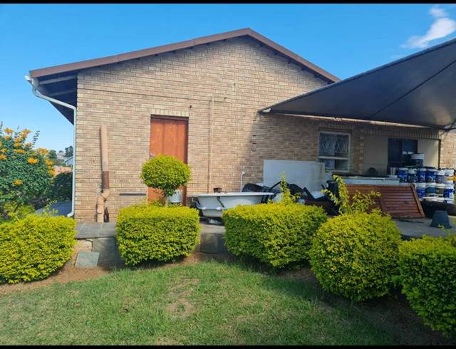 6 BEDROOM HOUSE FOR SALE IN SOUTHERNWOOD